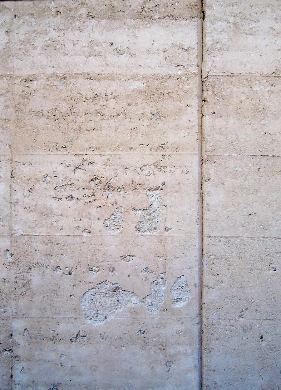 Thick earthen walls (Adobe / Rammed earth), Rajasthan